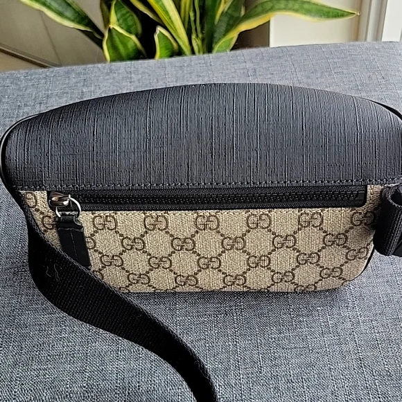Gucci Supreme Monogram Belt Bag - Picture 5 of 5
